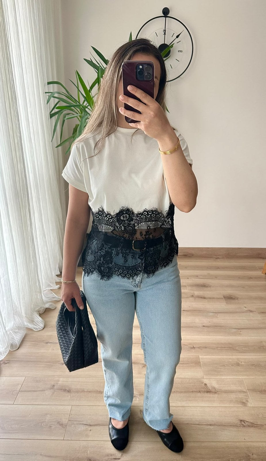 Beyaz Dantel Detaylı Tişört