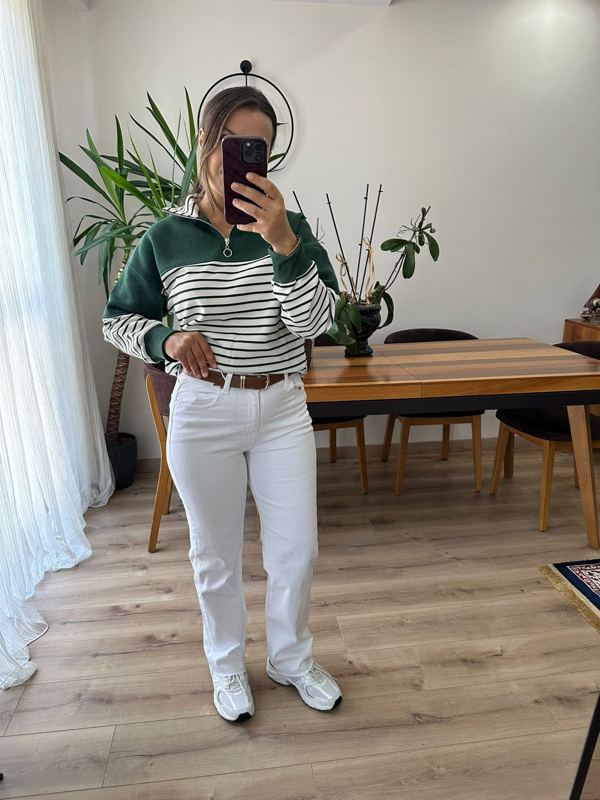 Beyaz Kemerli Straight Jean