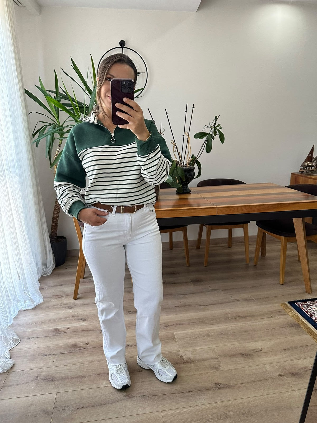 Beyaz Kemerli Straight Jean