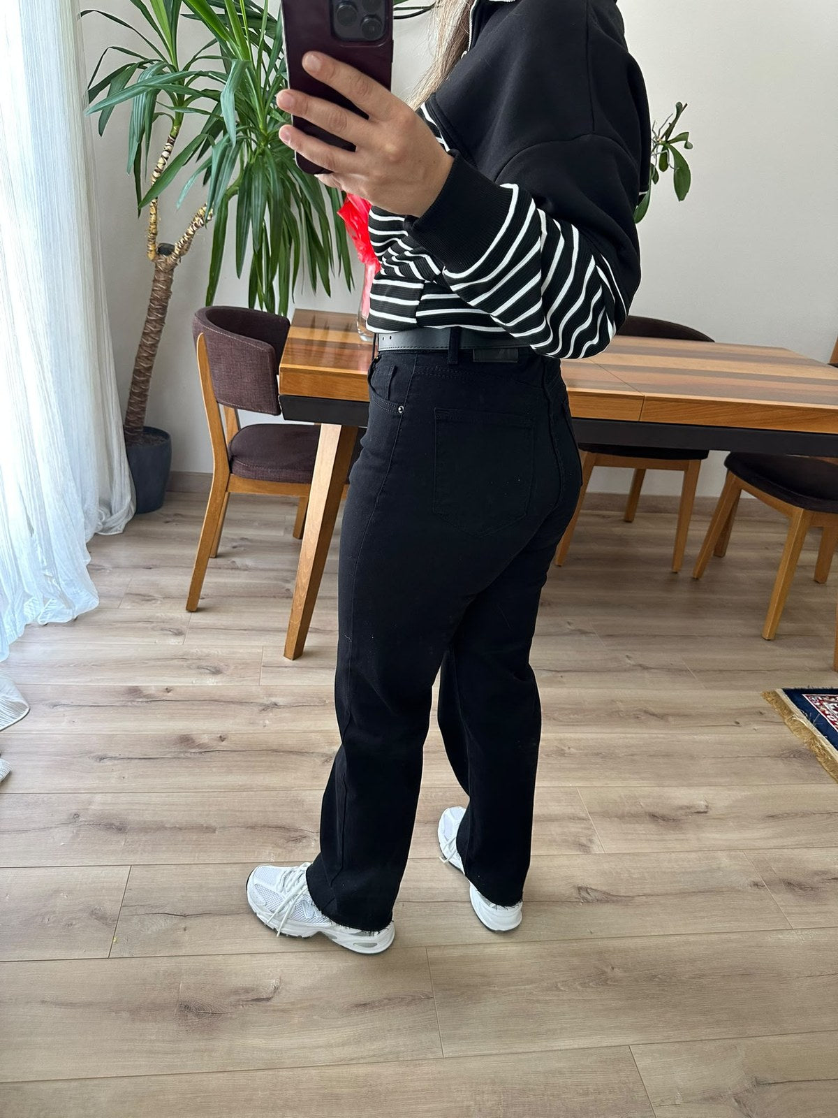 Siyah Kemerli Straight Jean