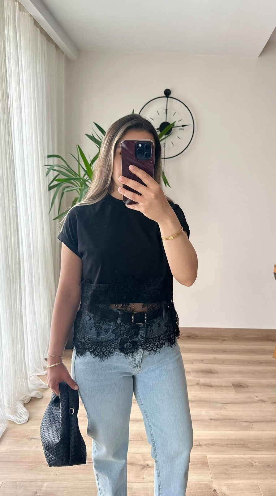 Siyah Dantel Detaylı Tişört